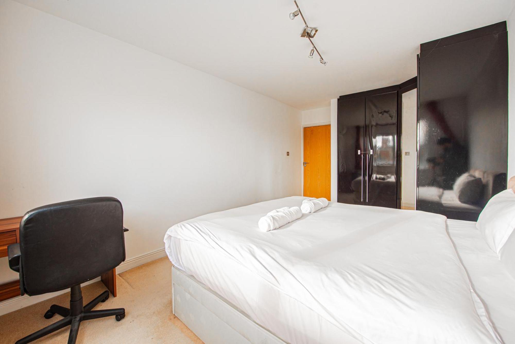 Elegant 2-bed Flat In Prime Golders Location Appartement