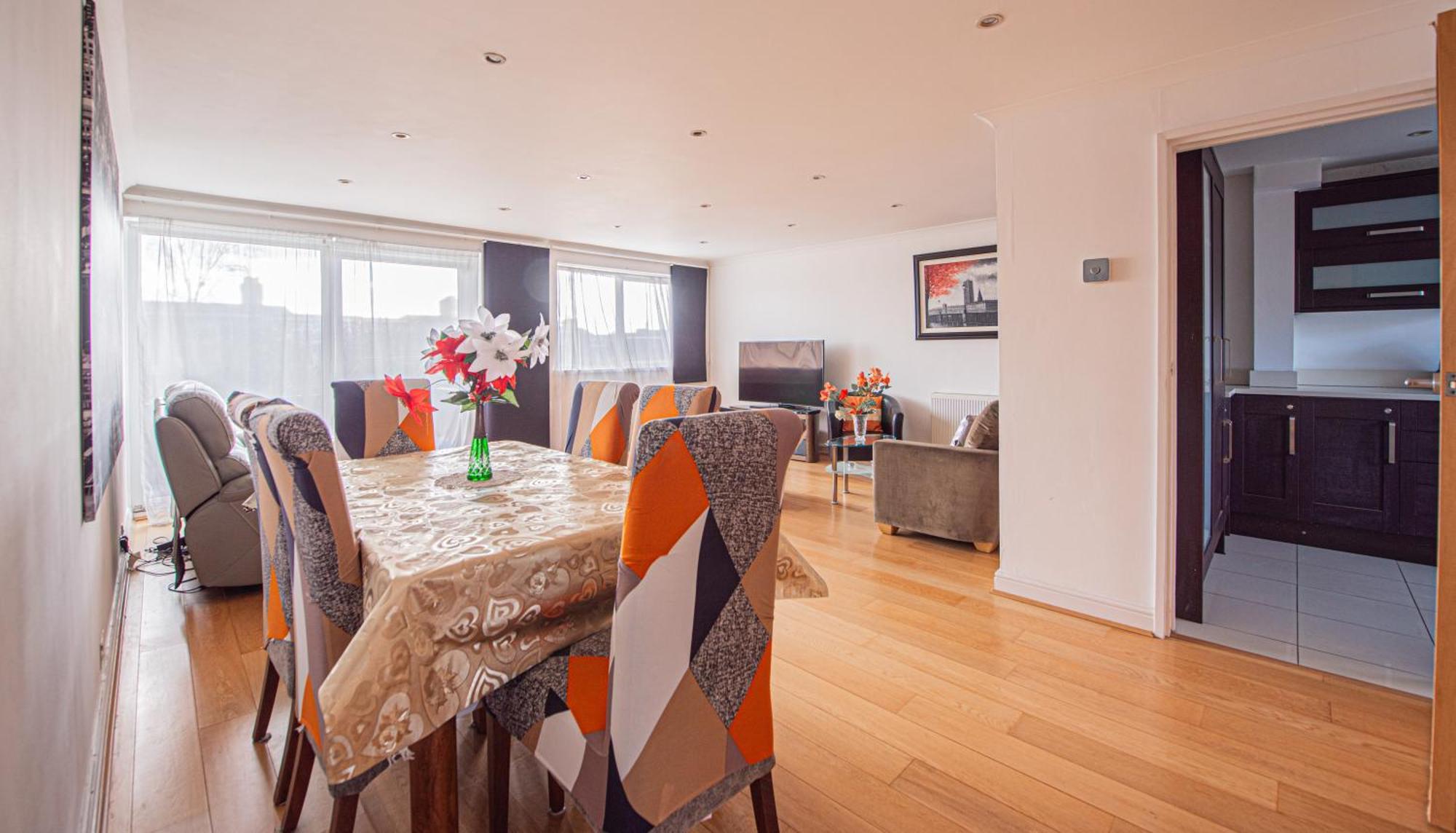 Elegant 2-bed Flat In Prime Golders Location Londres
