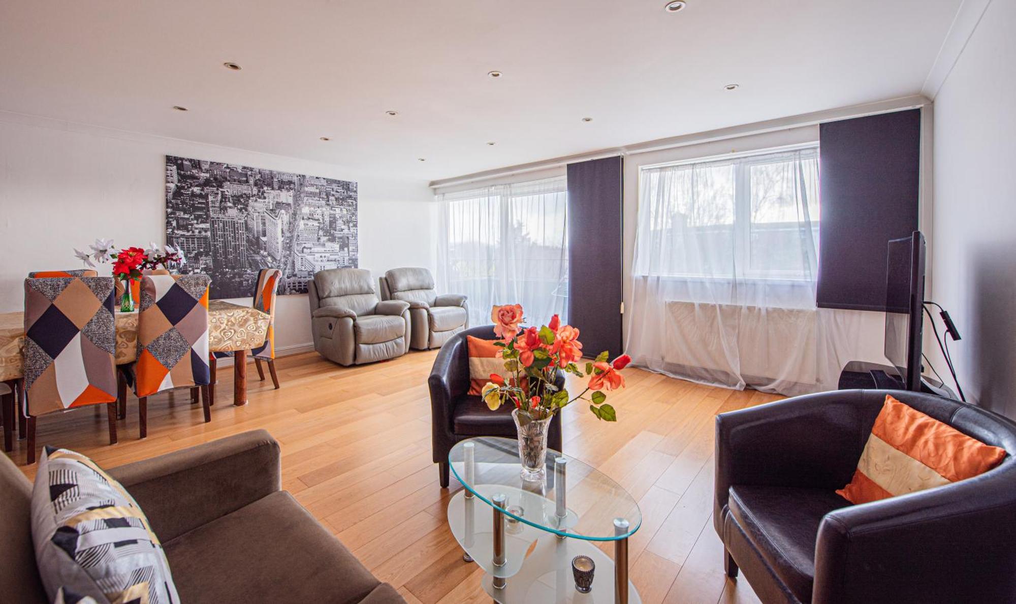 Elegant 2-bed Flat In Prime Golders Location Appartement